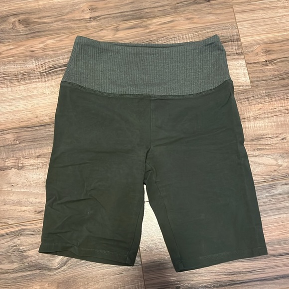 Wild Fable (Target) Women’s Olive Green biker shorts size S - Picture 2 of 3